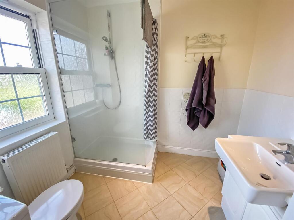 en suite shower room