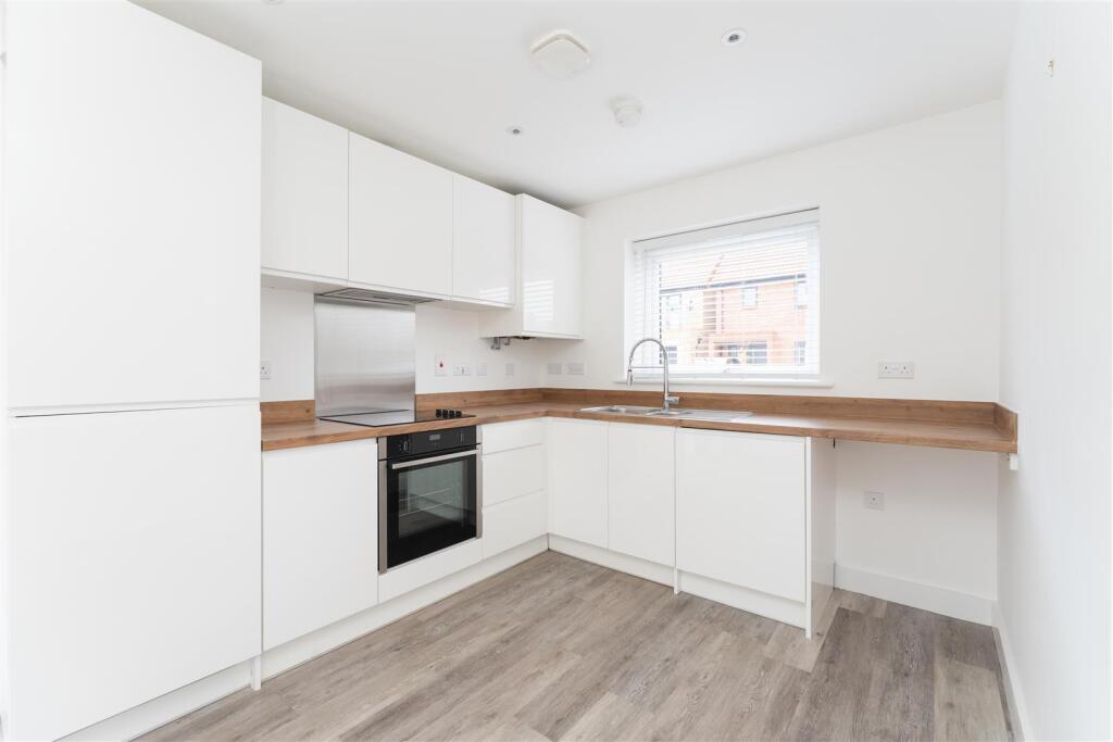 1.5 - kitchen.jpg