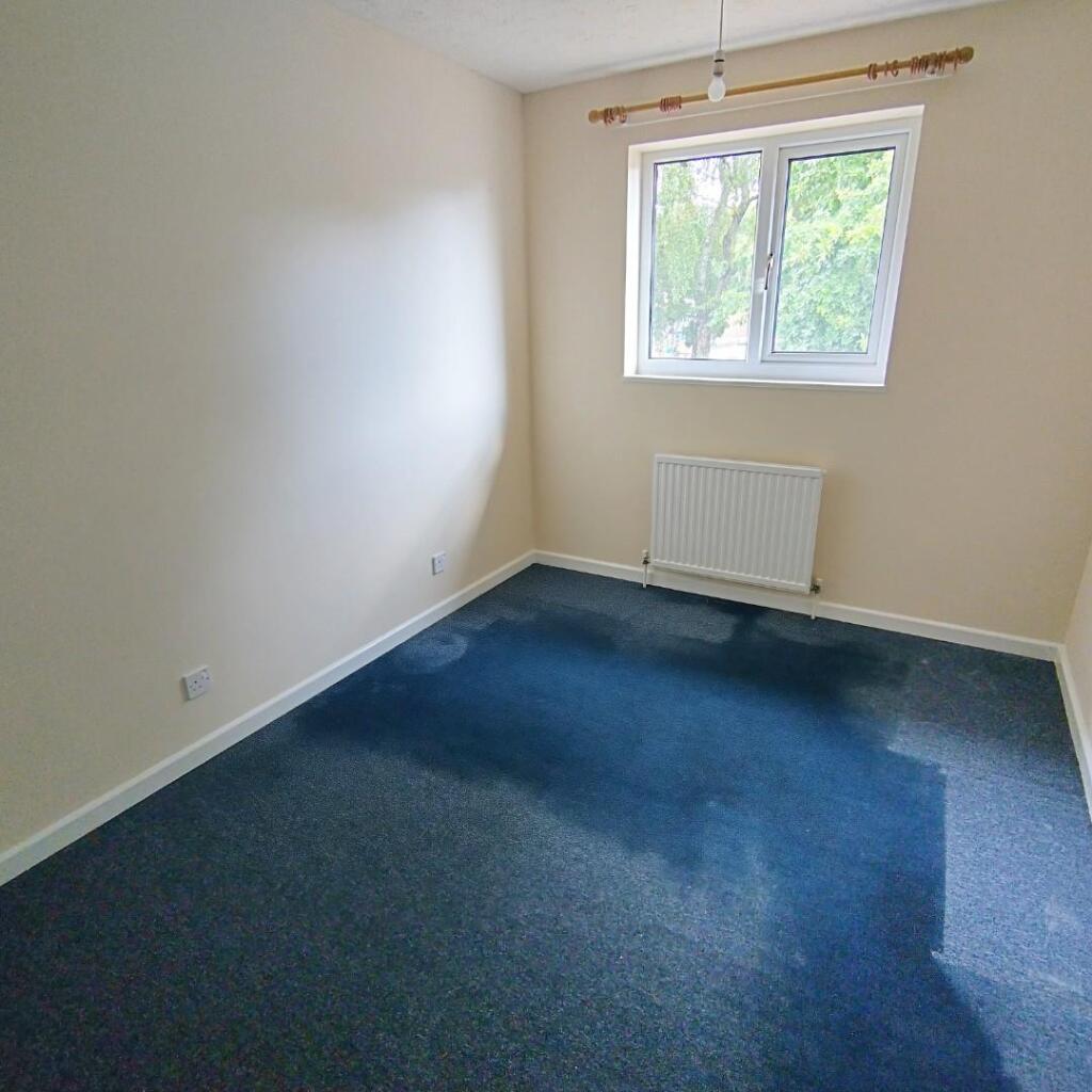 Bed1.jpg