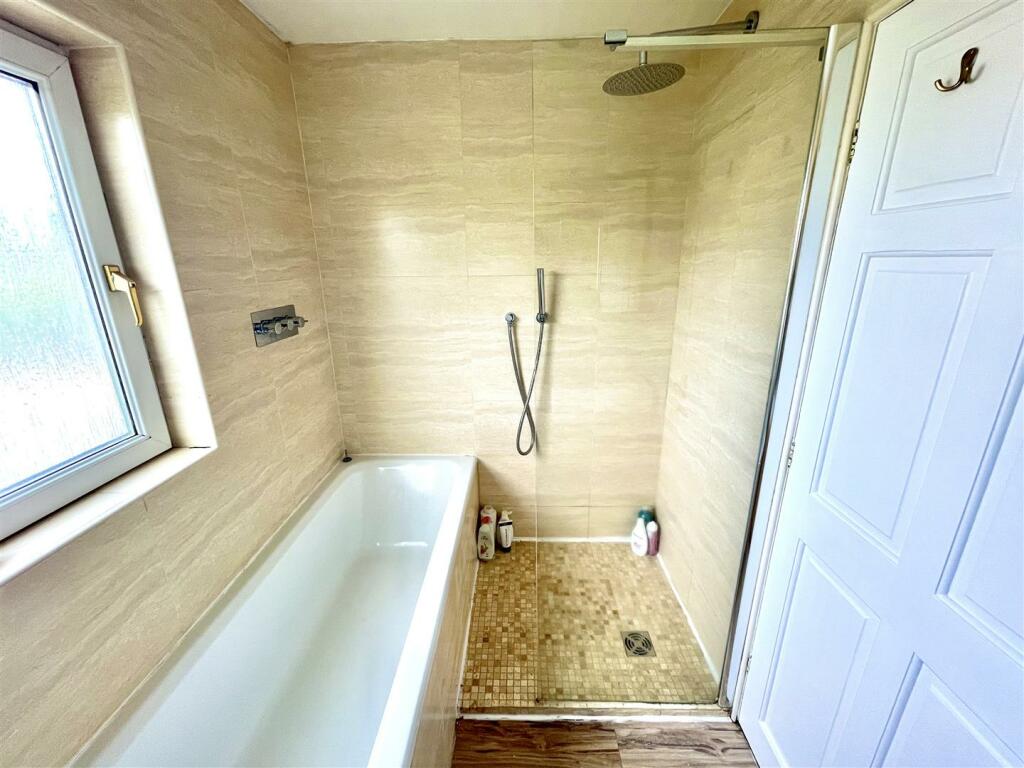 HOUSE BATHROOM