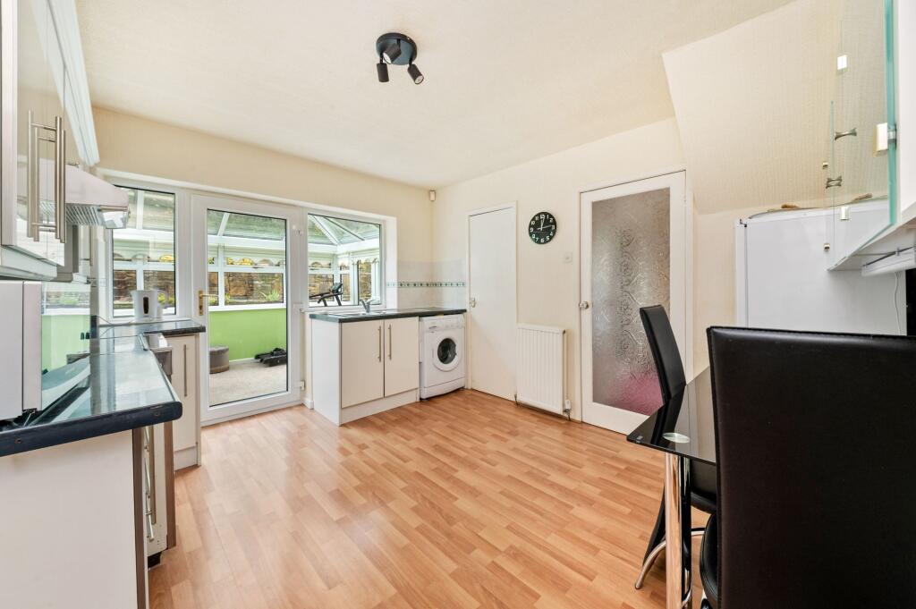 OPEN PLAN DINING KITCHEN