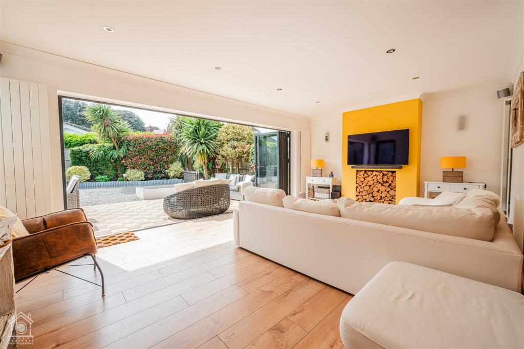 7 Ariel Close-26.jpg