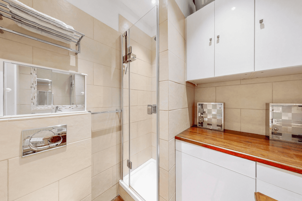 BATHROOM ONE