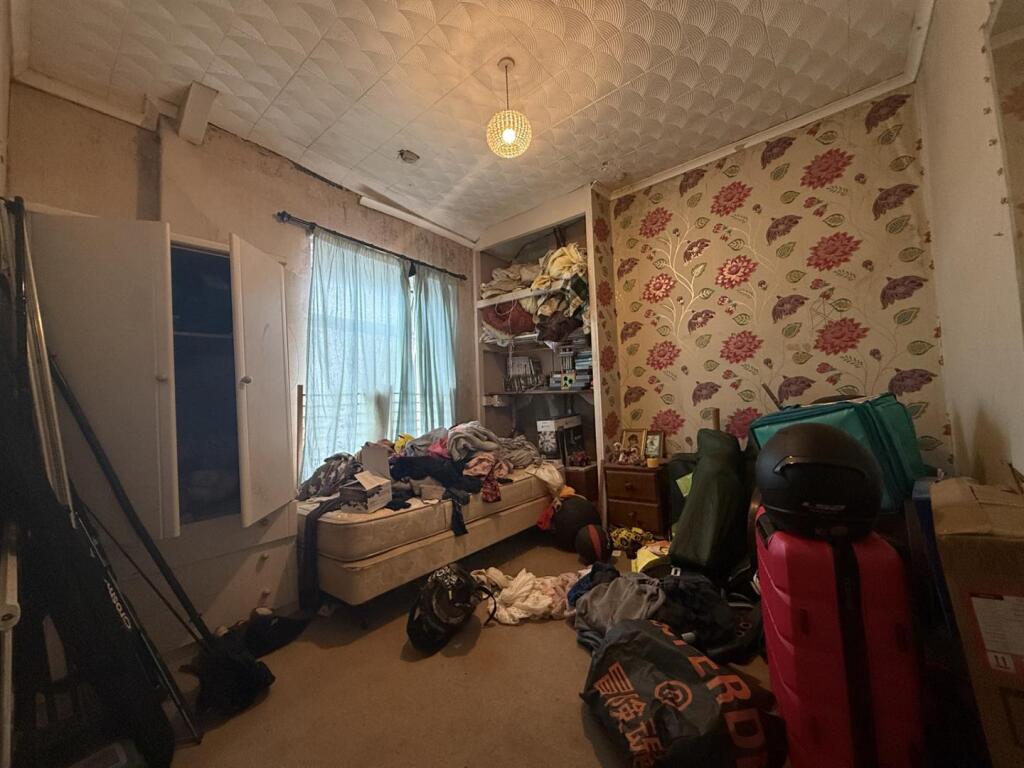 bed1.jpg