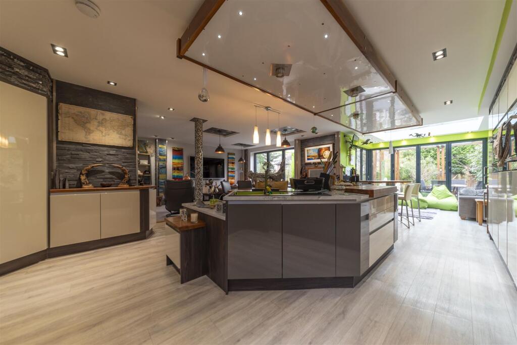 Lounge/Kitchen/Dinning Room