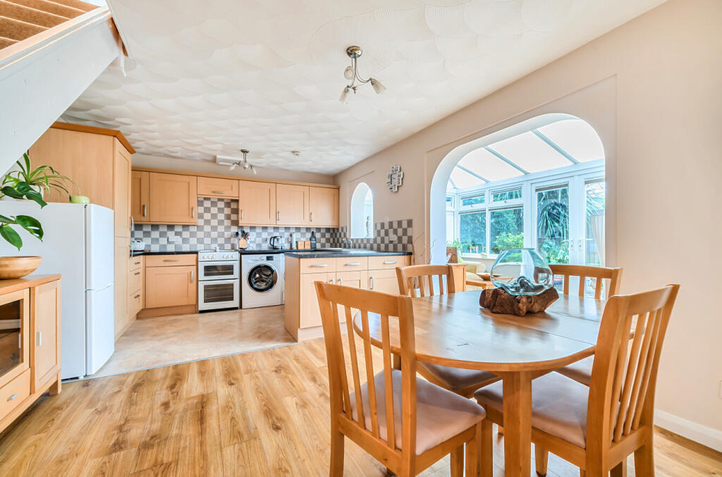 1387664-16-693feb...