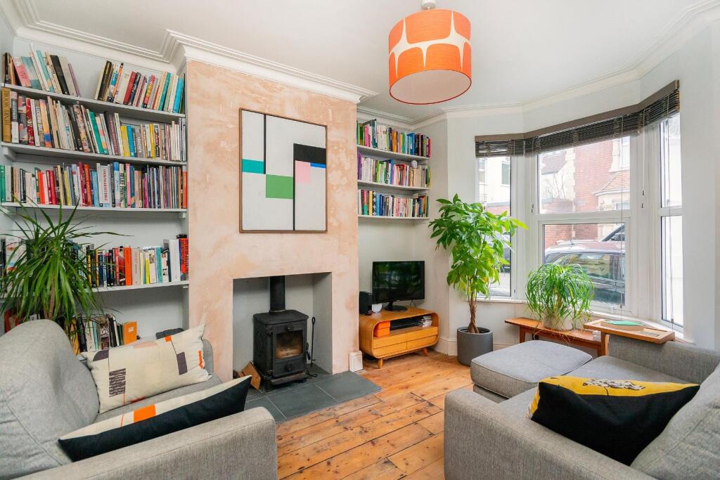 3A5SBR - Living Room D.jpg