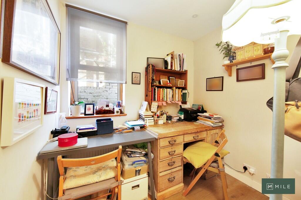 Flat A, 11 Bramst...