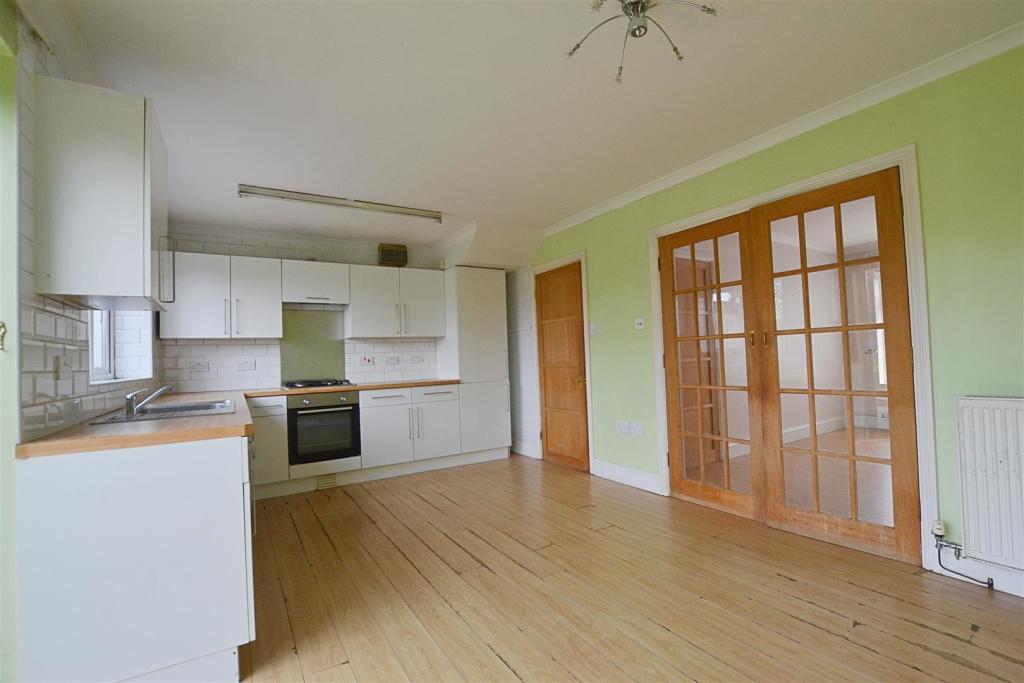 kitchen 2.JPG