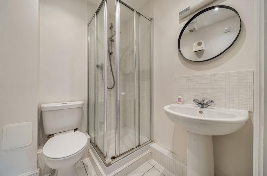 1371853-10-68f77e2354047