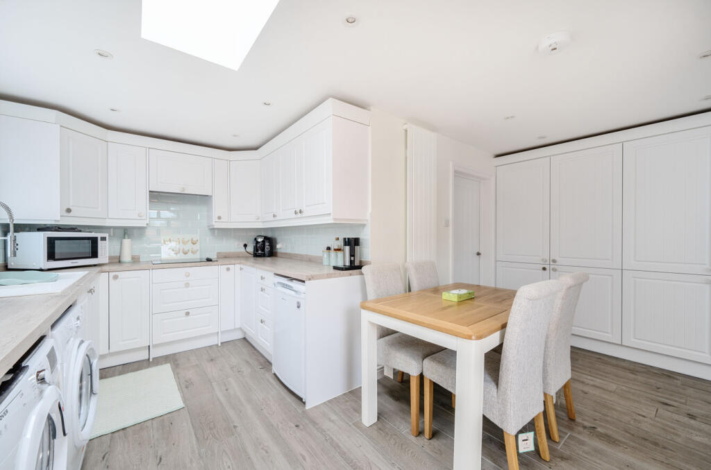 1295875-15-682c5d...