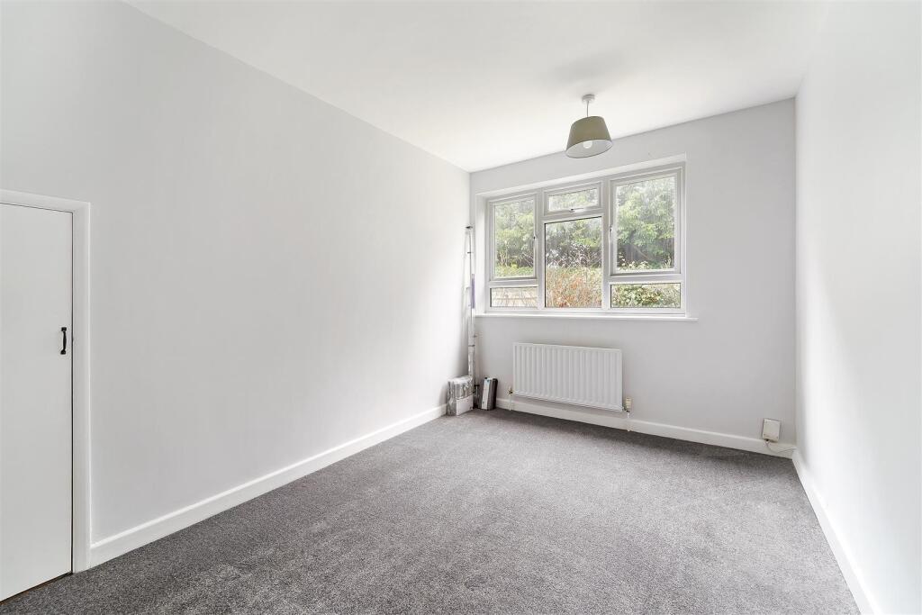 COURTLANDS CRESCENT, 58 (19).jpg