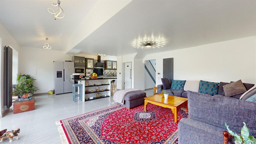 OPEN PLAN LIVING SPACE
