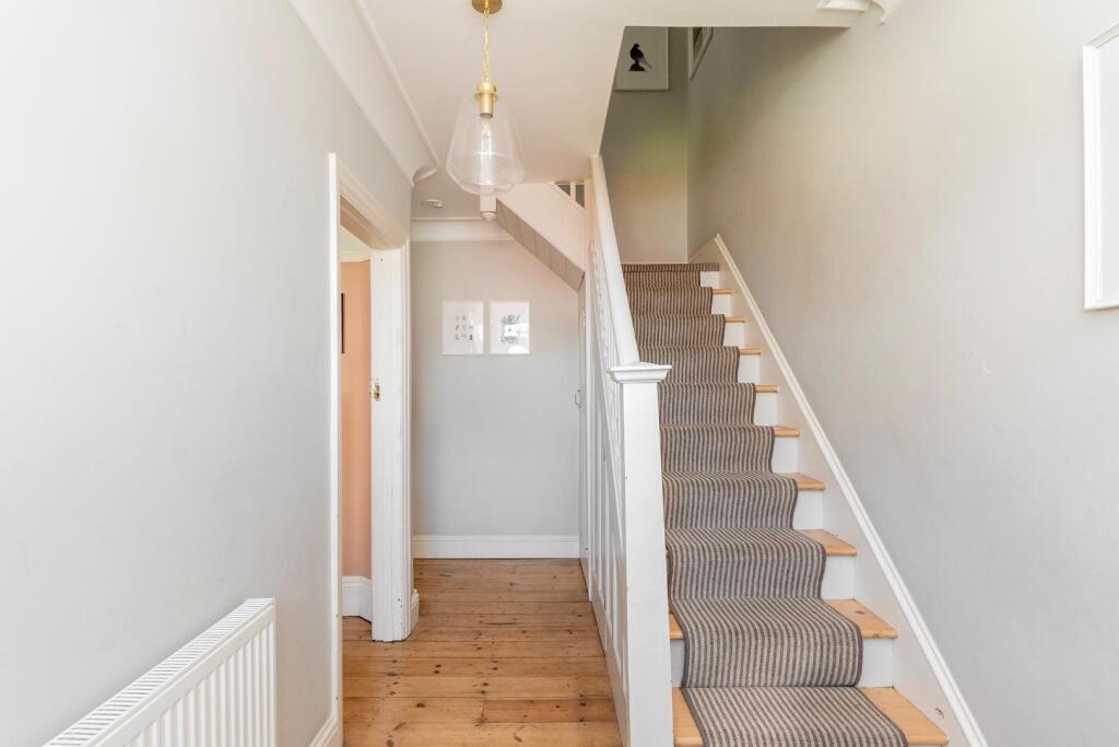 3W9CBN - Hallway B.jpg