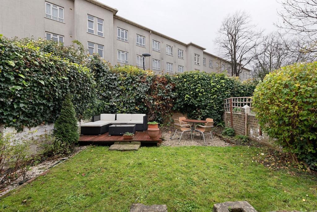 Garden (2).jpg