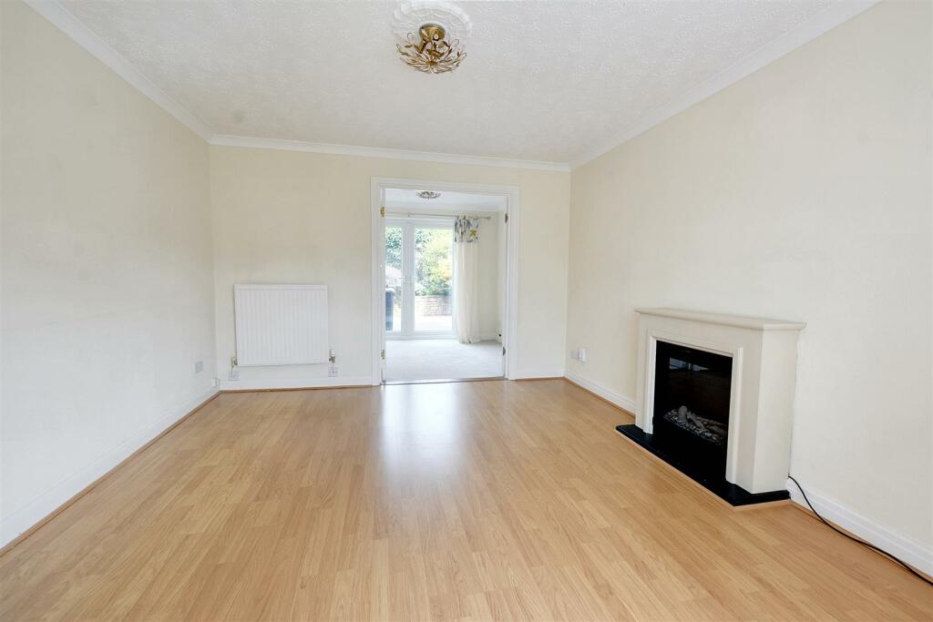 Living Room_2.jpeg