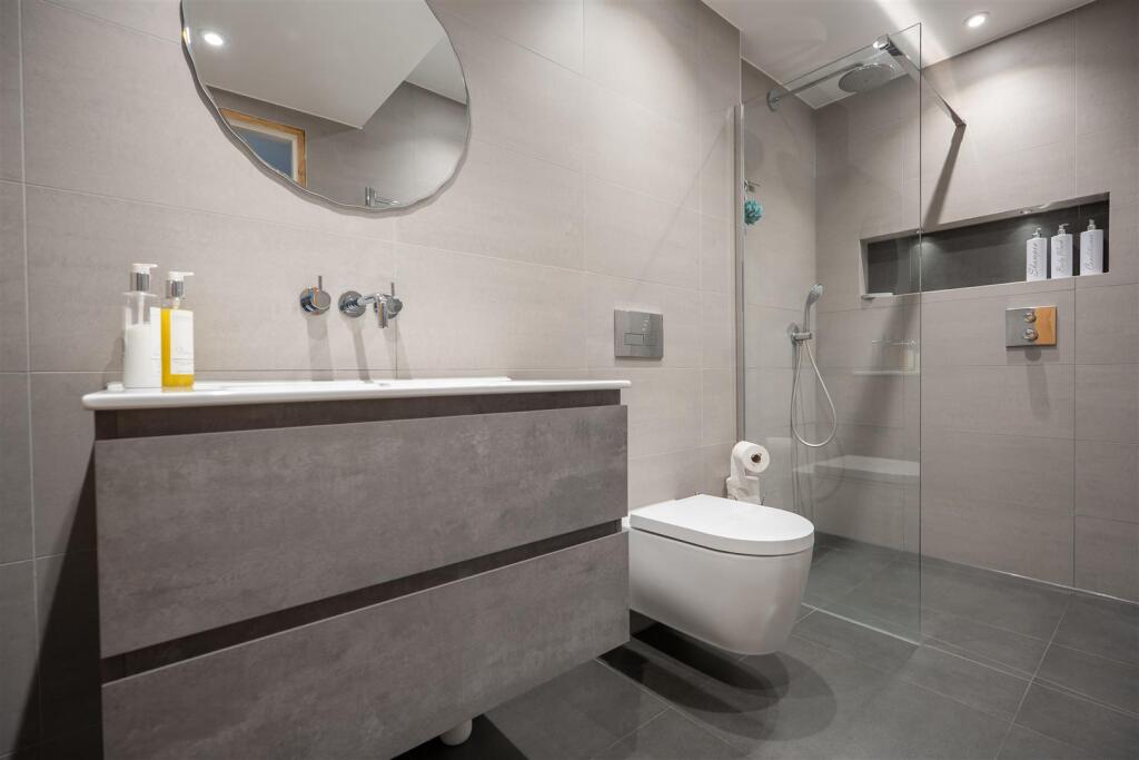 Downstairs Shower Room/WC