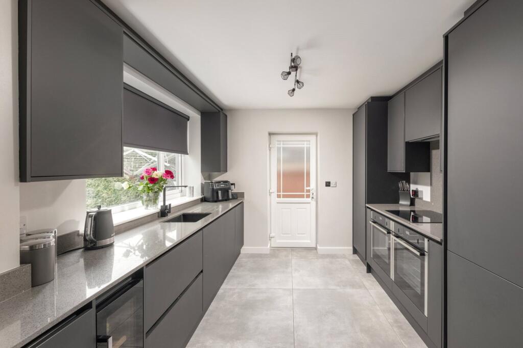 Kitchen Pic 3