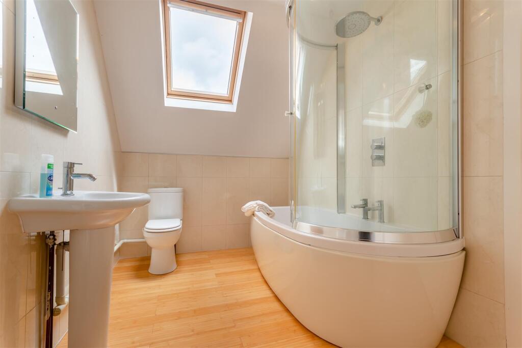 8599546-interior01.jpg
