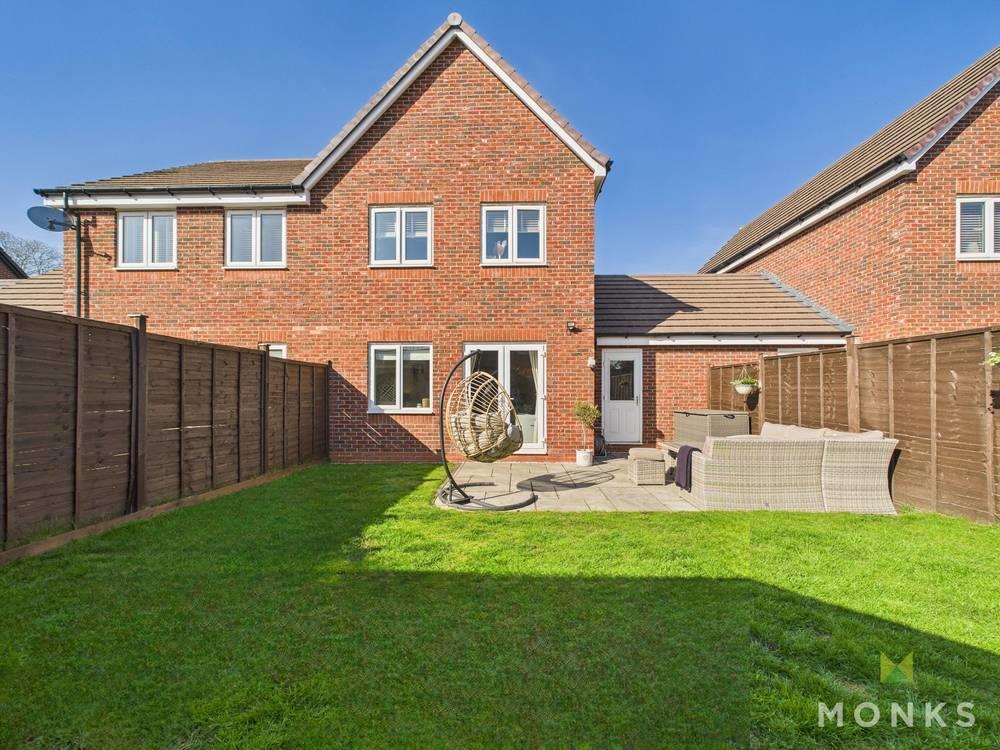 CAM01520G0-PR0170-STILL004-thumbnail-h750-70 (1) 1