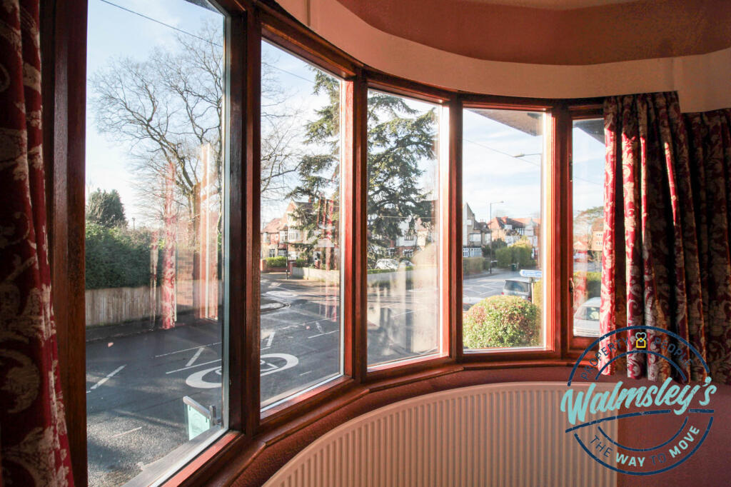 View towards Warwick Avenue from 1st floor bay win