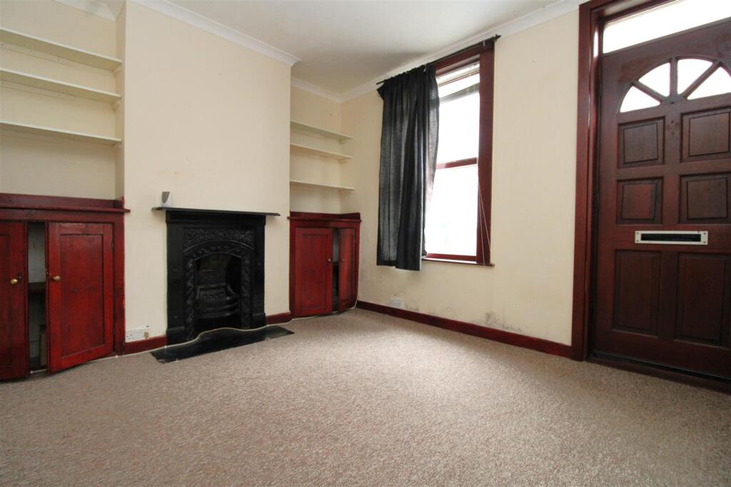 lounge 2.JPG