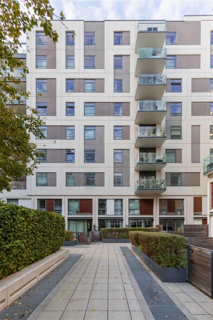 Honour Lea Avenue E20