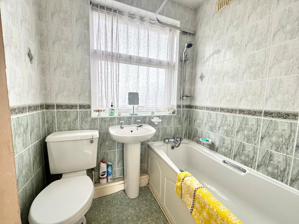 19 Glastonbury Ch...
