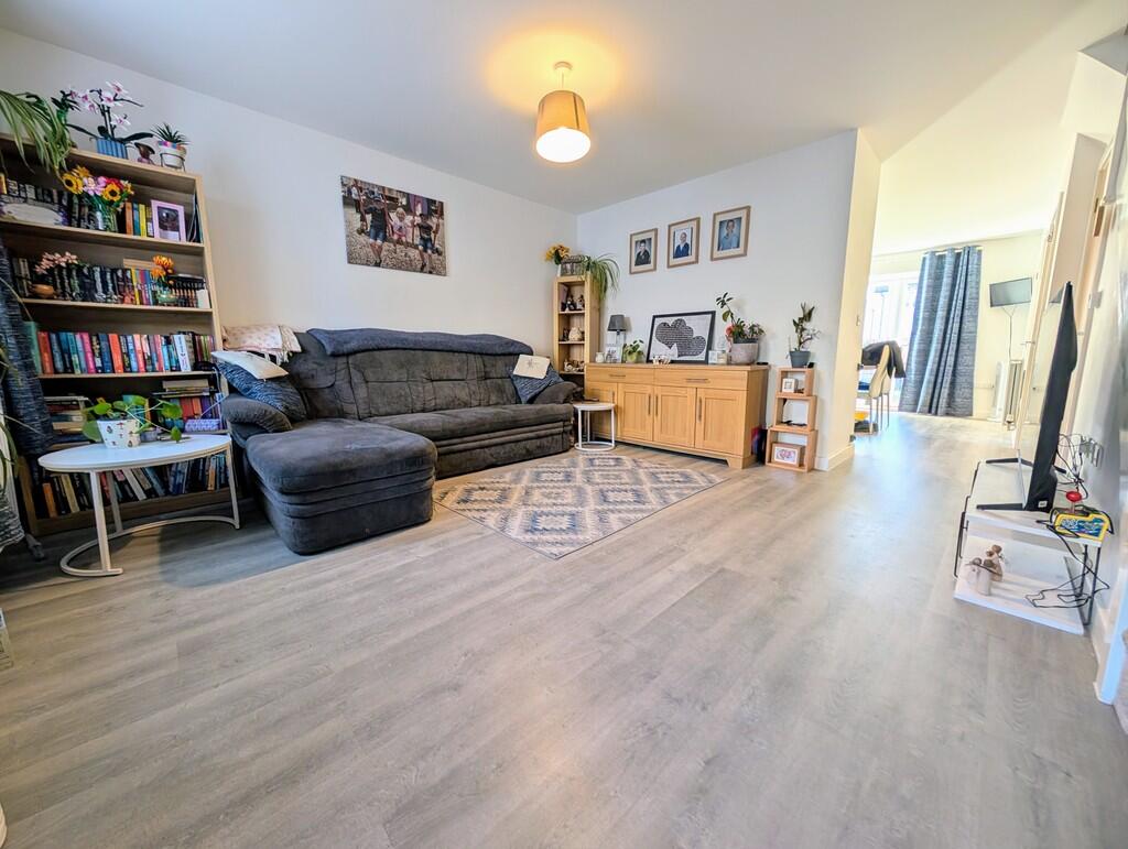 PXL_20251125_0956...