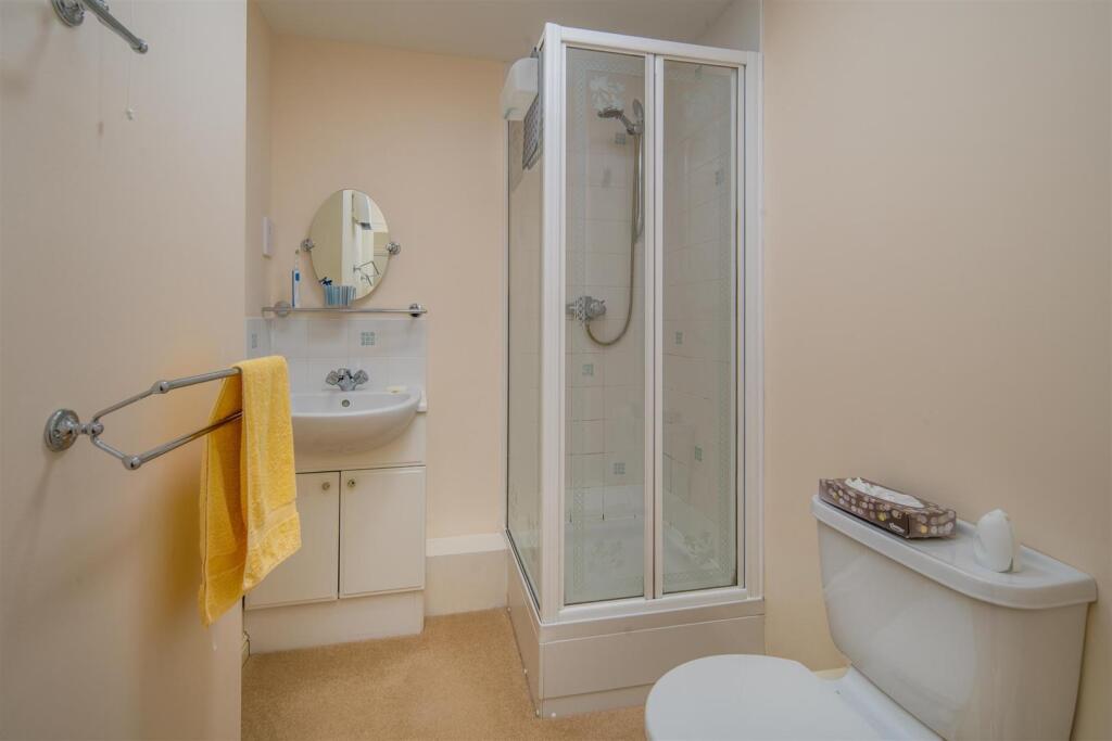 Family Bathroom.jpeg