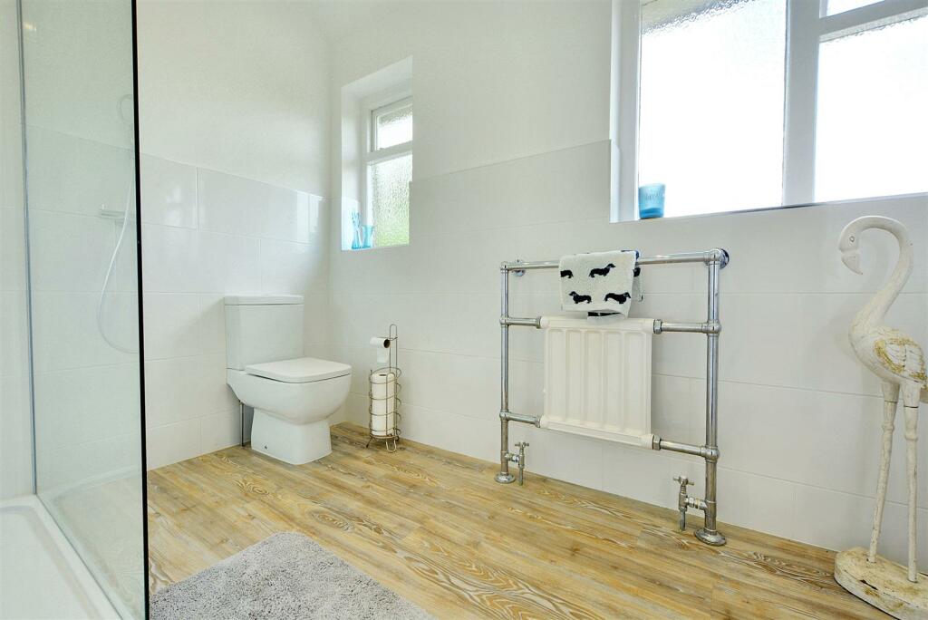 Shower Room_1.jpeg