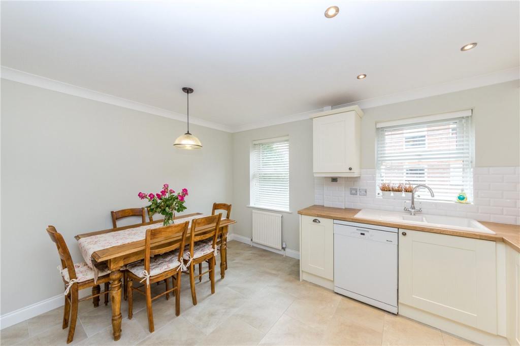 Kitchen/Breakfast Rm