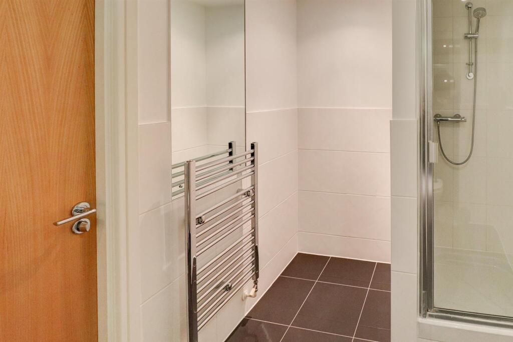 Ensuite Shower Room (Bedroom 1
