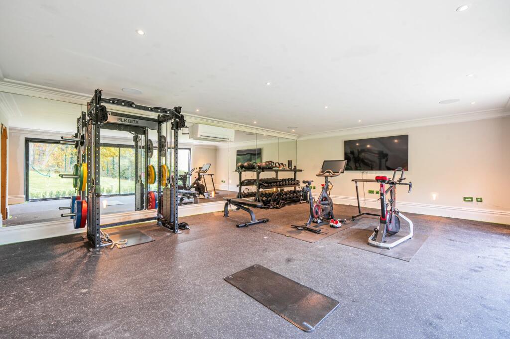 Entertainment &amp; Lifestyle Area