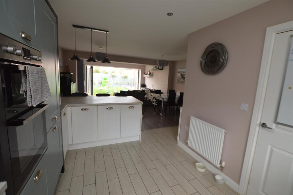 Open plan kitchen/diner/lounge