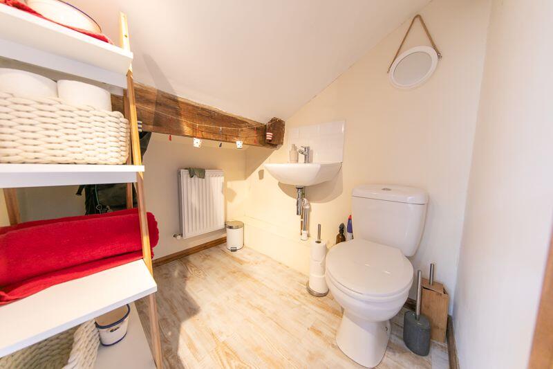 Loft bedroom washroom