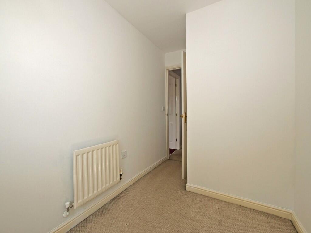 39 MOATHOUSE WAY ...