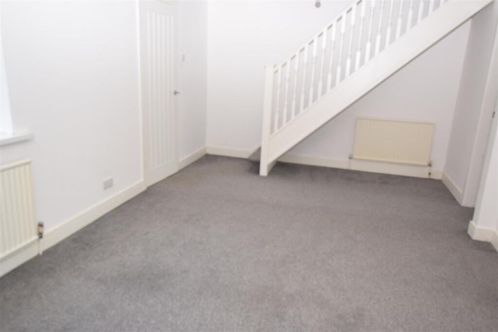 LOUNGE ADDITIONAL PHOTOGRAPH