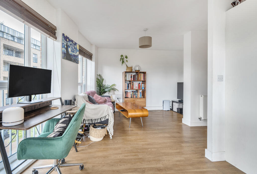 1340493-10-68a2ef...