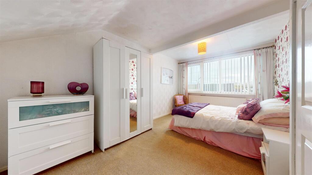 Cranshaw Avenue, Bedroom