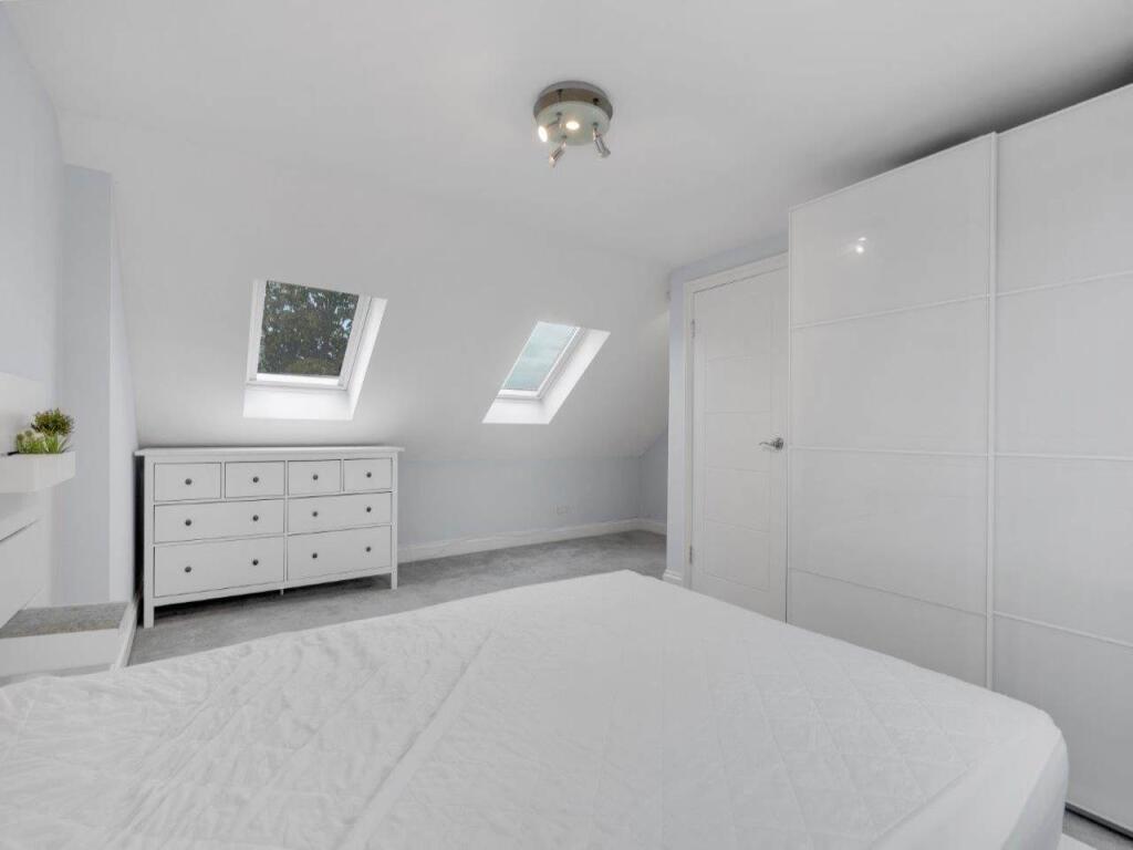 1 croyde master bedr