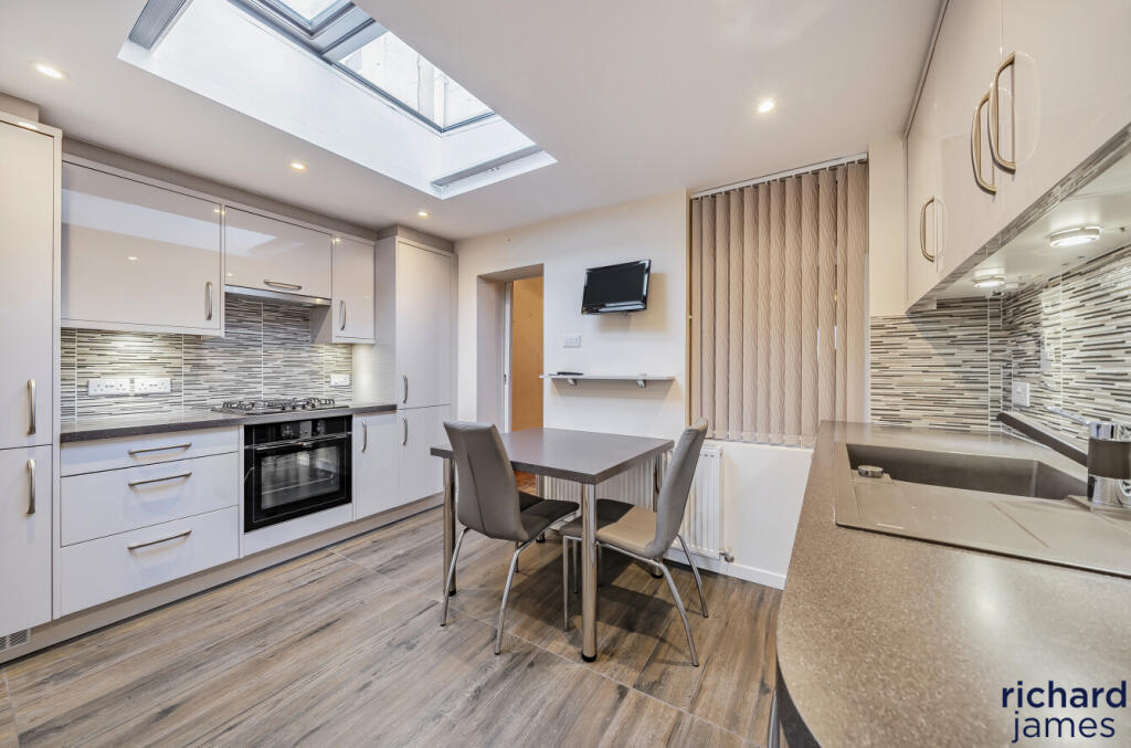 fb47b77e-c4d9-484...