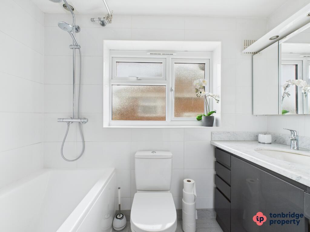 CAM03742G0-PR0020-STILL031