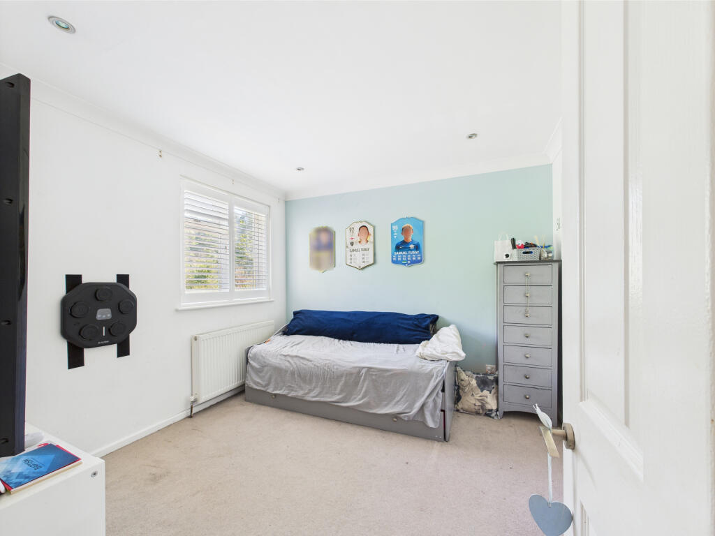 CAM01354G0-PR0508-STILL016