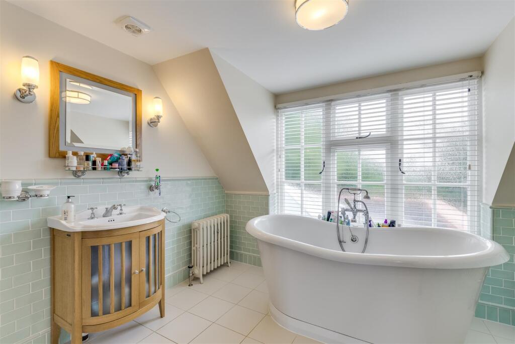Norton Way South 334-23.jpg