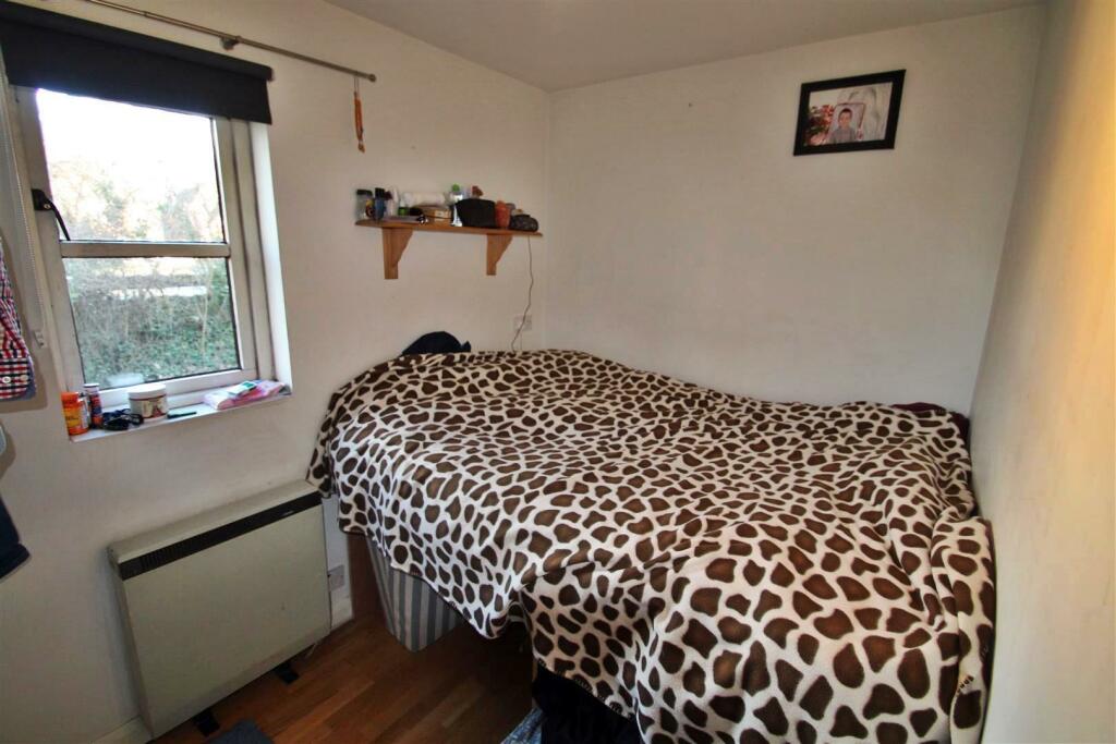 bed3.jpg