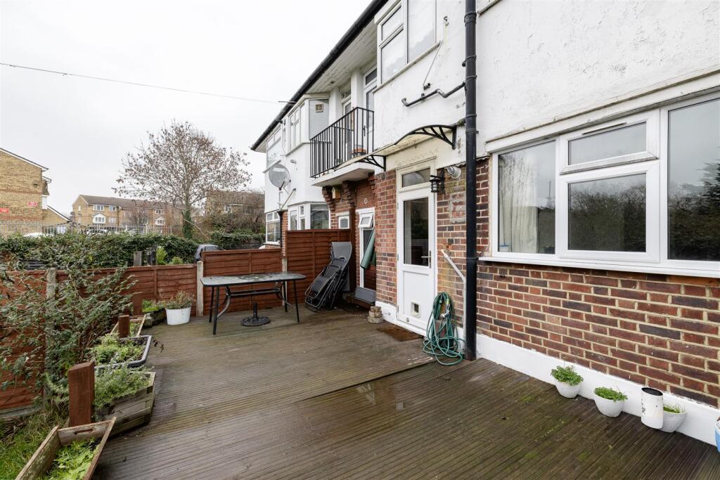 Tudor Court, E17