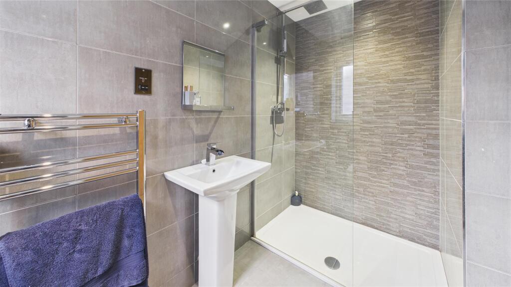 En-suite shower room