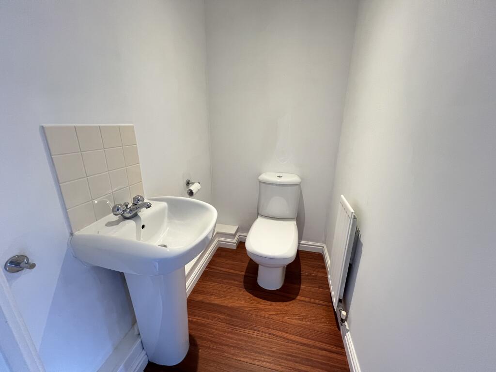 Cloakroom/wc