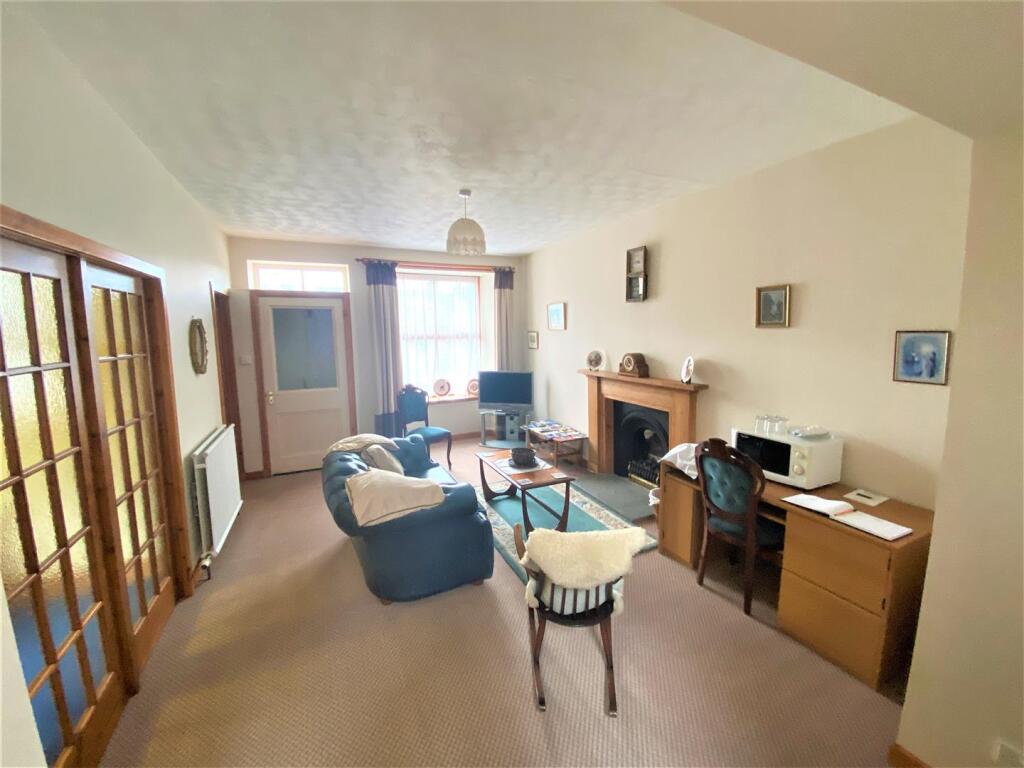 sitting room 2.JPG